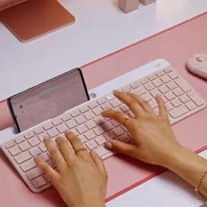 LOGITECH K580 SLIM MULTI DEVICE WIRELESS KEYBOARD-PINK